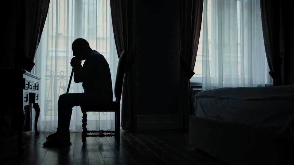 Study reveals loneliness may increase risk of unemployment in future