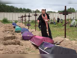 Ukraine: Bucha Priest conducts multiple burial services for civilians