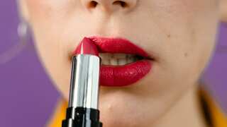 Lipstick Index: Does increase in makeup sales really augur recession?
