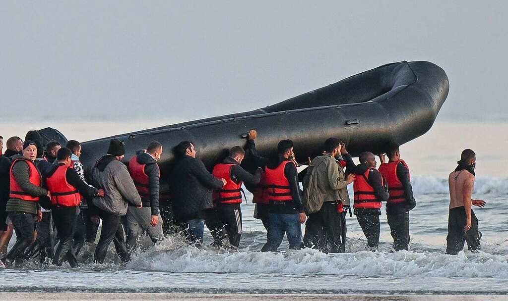 English Channel migrant crossings hit new 24-hour record