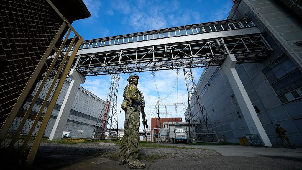 Russia-Ukraine war: Fears over strikes around Zaporizhzhia nuclear power plant