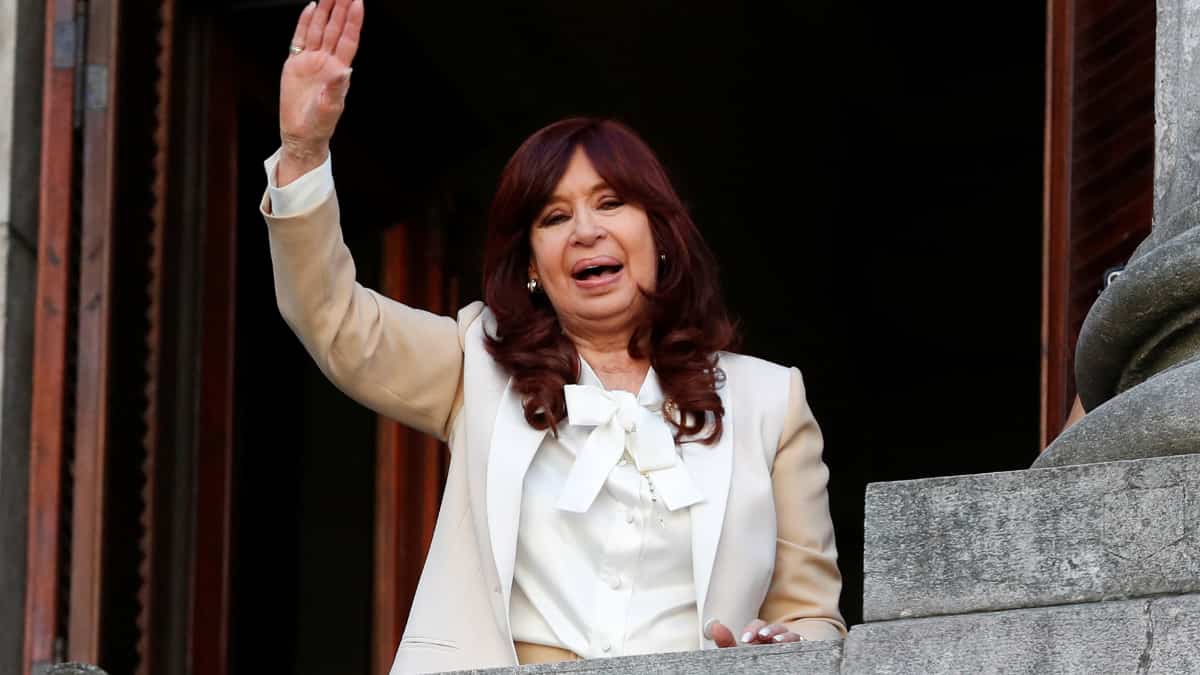 Argentina's Kirchner goes on offensive over graft trial Argentina's Kirchner goes on offensive over graft trial