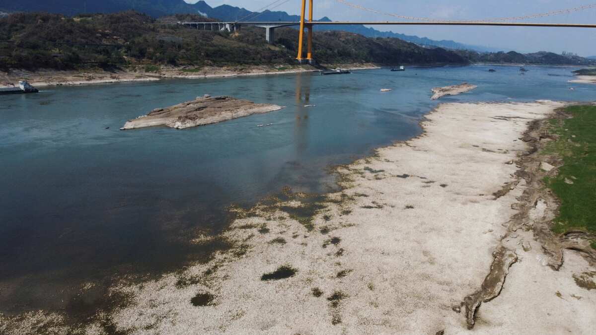 China's Chongqing extends power curbs as drought drags on China's Chongqing extends power curbs as drought drags on