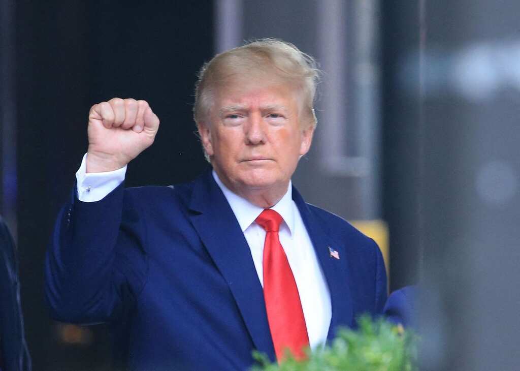 US: Dine with Donald Trump for $100,000, private opportunity to play golf as well