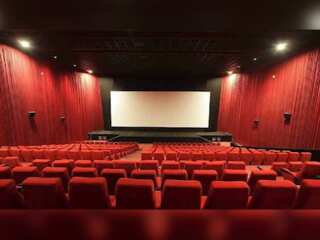 India: Cinema returns to Kashmir after 32 years of intermission