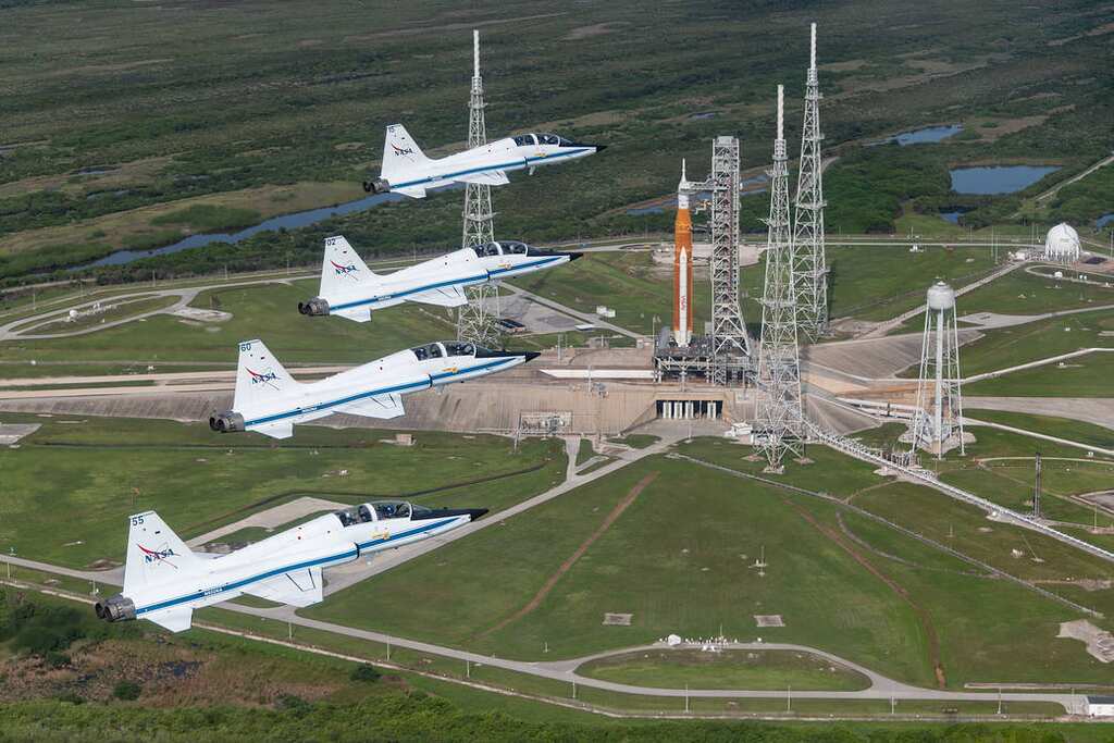 Watch: NASA T-38 trainer jets fly in formation above SLS megarocket launch pad