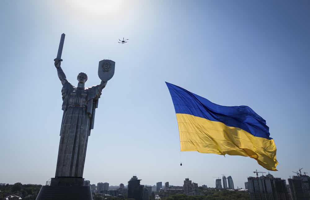Putin signs decree to boost the size of Russian forces