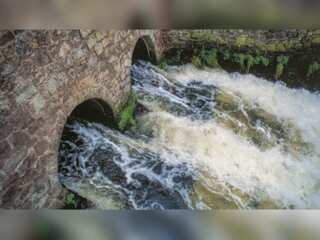 UK dumps sewage into sea after heavy rains, France hauls up UK in European parliament