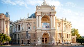 'The cultural front': Ukraine theatre goes underground