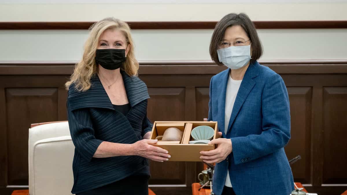 US Senator refers to Taiwan as 'country', vows support to help it become an 'independent nation' US Senator refers to Taiwan as 'country', vows support to help it become an 'independent nation'