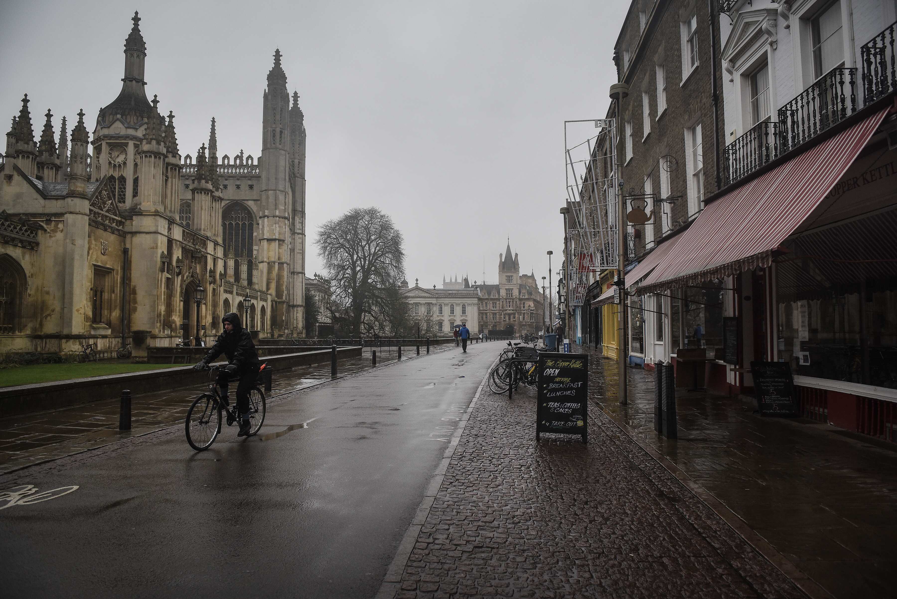 Indian students race past China, bag more UK visas than any other country Indian students race past China, bag more UK visas than any other country