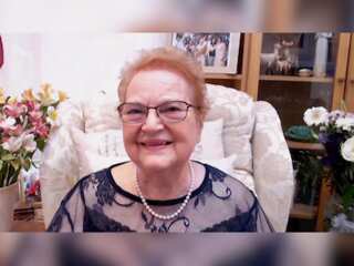AI lets deceased woman address her funeral