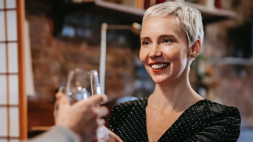 7 glamorous makeup looks that are perfect for date nights