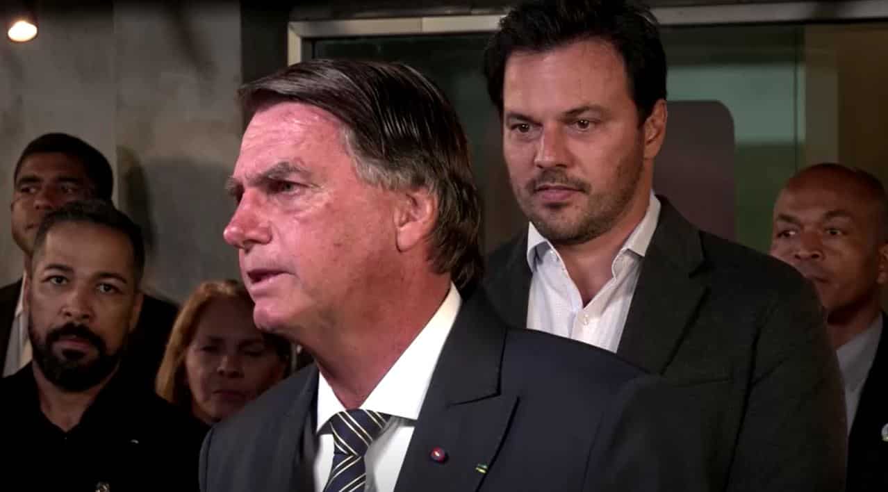 Bolsonaro and Lula attack each other in the first televised debate ahead of the October elections