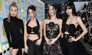K-pop girl band BLACKPINK renews its contract with YG Entertainment 