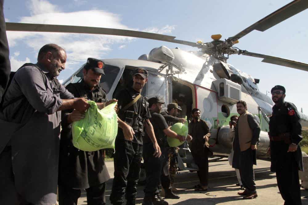 International aid reaches flood-stricken Pakistan; death toll crosses 1000-mark