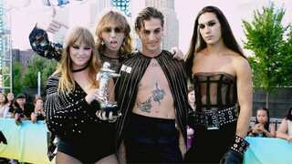 MTV VMAs 2022: Maneskin's performance gets censored after Victoria De Angelis' major wardrobe malfunction
