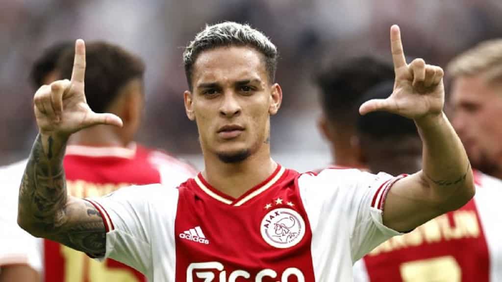 Manchester United agree deal to sign highly-rated Brazilian winger Antony from Ajax