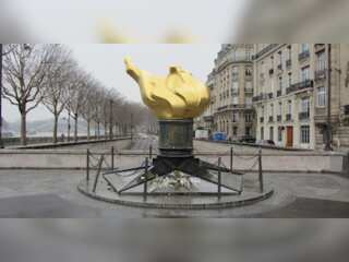Unofficial Diana memorial in Paris: The first responder recalls Princess Diana's car crash