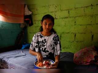 Sri Lankans forced to skip meals amid economic crisis