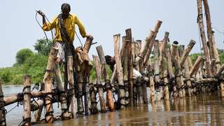 Pakistan: Officials raise concerns over outbreak of waterborne diseases as floods recede