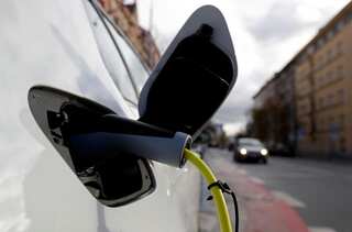 US awards USD 521 million in grants to boost EV charging network