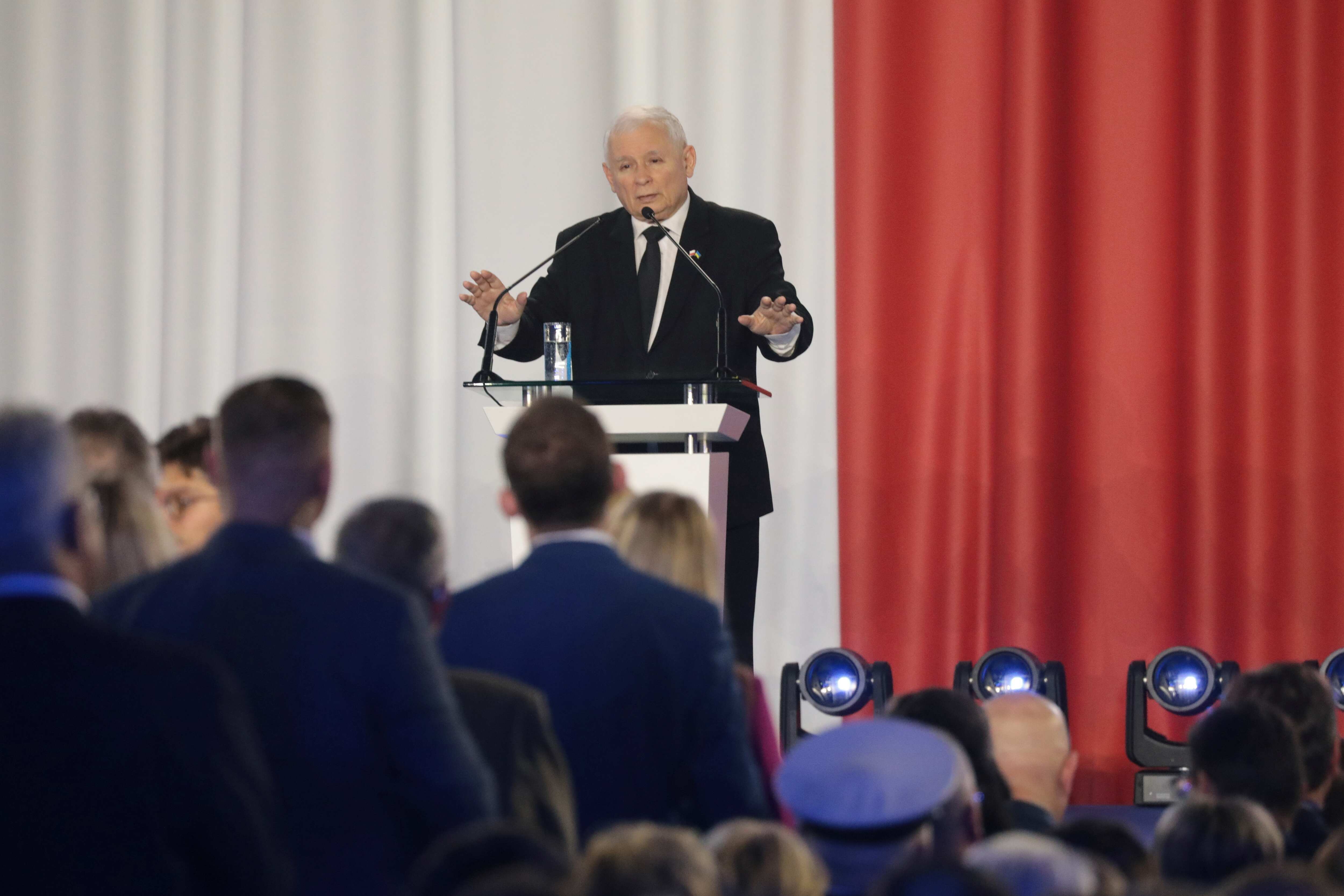 Poland pegs World War II losses at $1.32 trillion, wants Germany to pay reparations