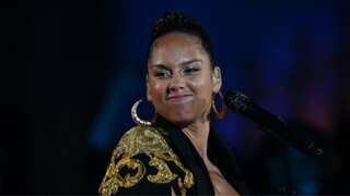 Alicia Keys calls out fan who forcibly grabbed and kissed her on cheek during Vancouver concert