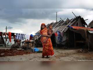 WION Climate Tracker| Dhaka: Flooding forces residents to flee; collapsing river banks cause chaos