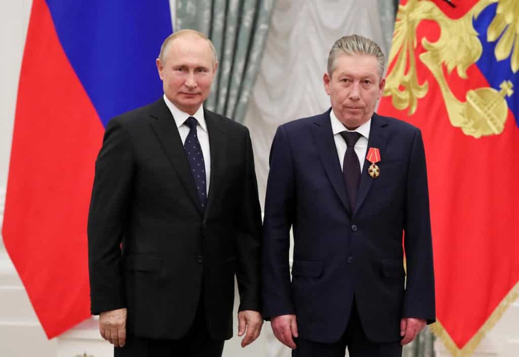 Russian Lukoil chief Ravil Maganov dies in 'fall from hospital window'