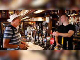 UK pubs fear closure over rising energy costs, businesses urge for price cap