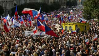 Tens of thousands take to streets in Prague to protest against Czech government