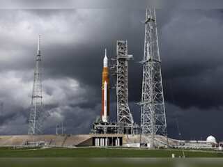 Hydrogen leak thwarts second attempt for Artemis 1 launch