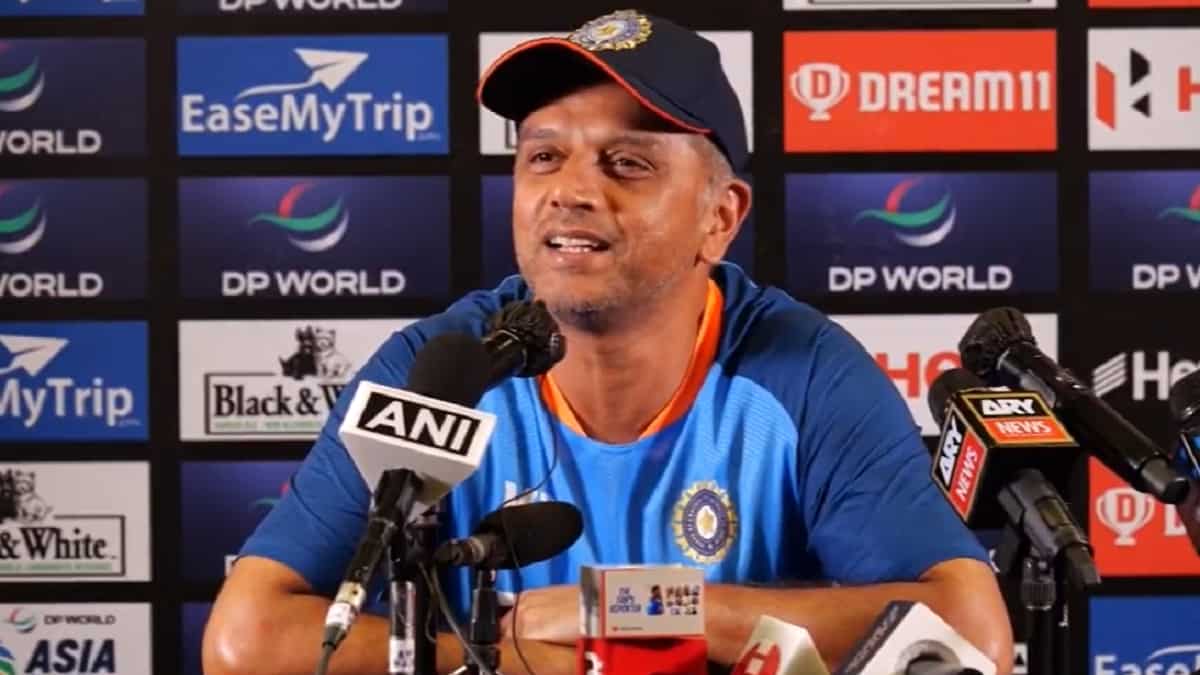 WATCH: Rahul Dravid hilariously avoids 'four-letter word that starts with s' in presser ahead of Pakistan game