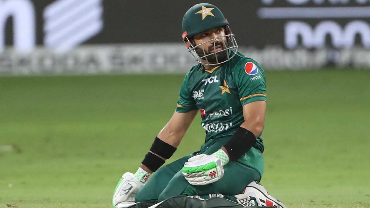 Pakistan star Mohammad Rizwan to undergo MRI scan after suffering leg ...
