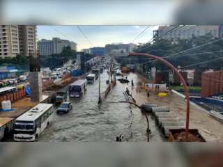 WION Climate Tracker | India's silicon valley turns into lake; flooded roads leave citizens adrift