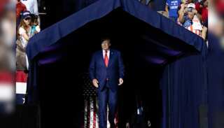 Mar-A-Lago probe: US judge grants Trump bid for special master
