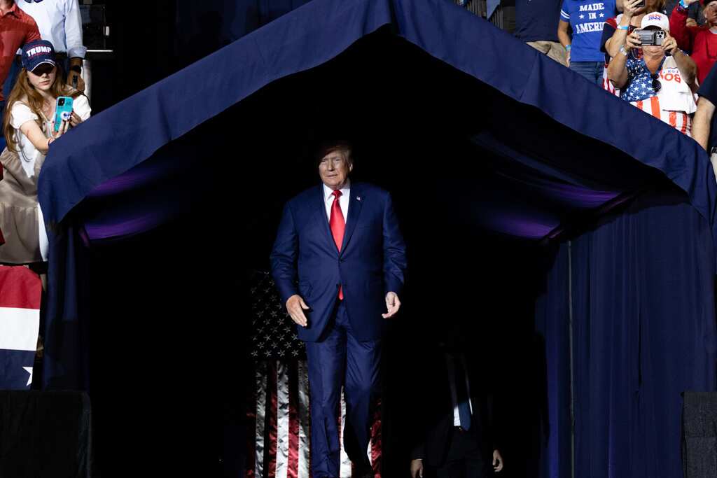 Mar-A-Lago probe: US judge grants Trump bid for special master