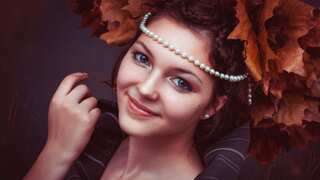 Copper eyeshadow, glazed skin and more: Best fall makeup trends of 2022