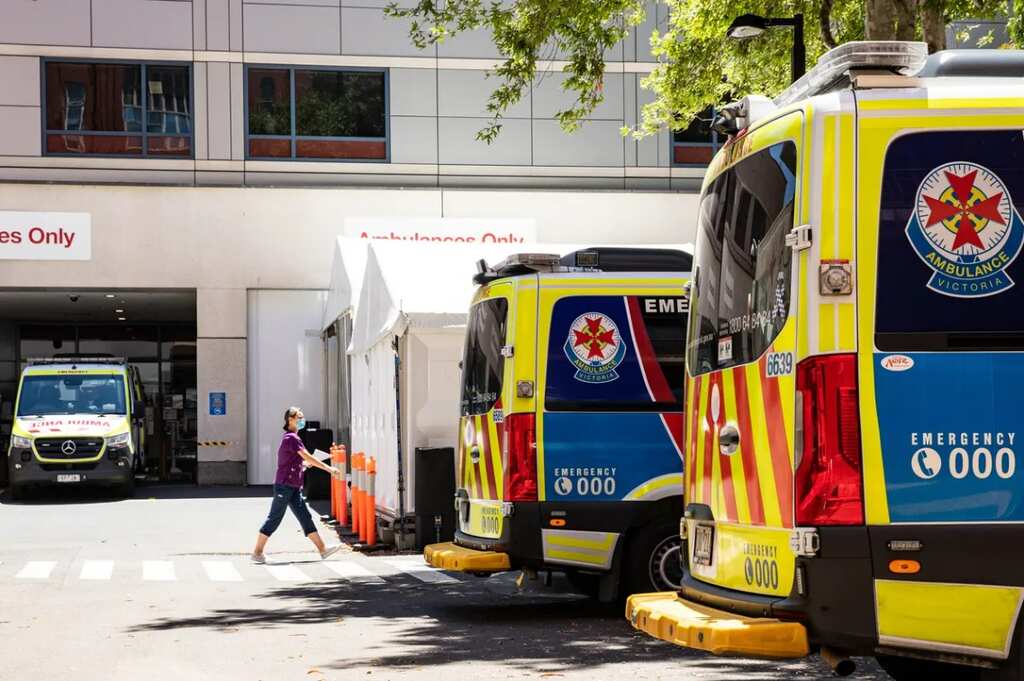 Medical van brings healthcare to homeless in Sydney; provides tests & advice