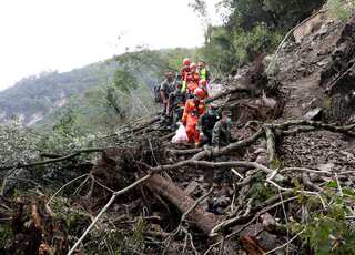 China clears roads to earthquake epicentre, death toll rises to 74