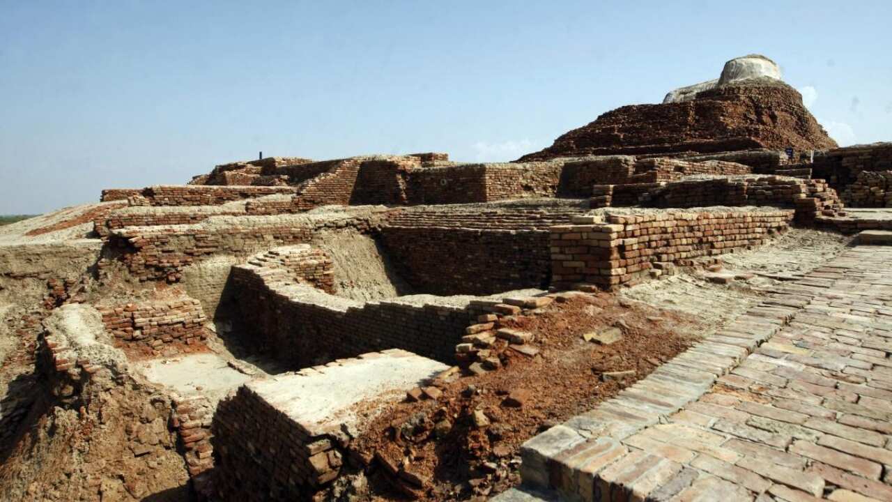 Pakistan floods pose serious threat to 4500-year-old site of Mohenjo-daro Pakistan floods pose serious threat to 4500-year-old site of Mohenjo-daro