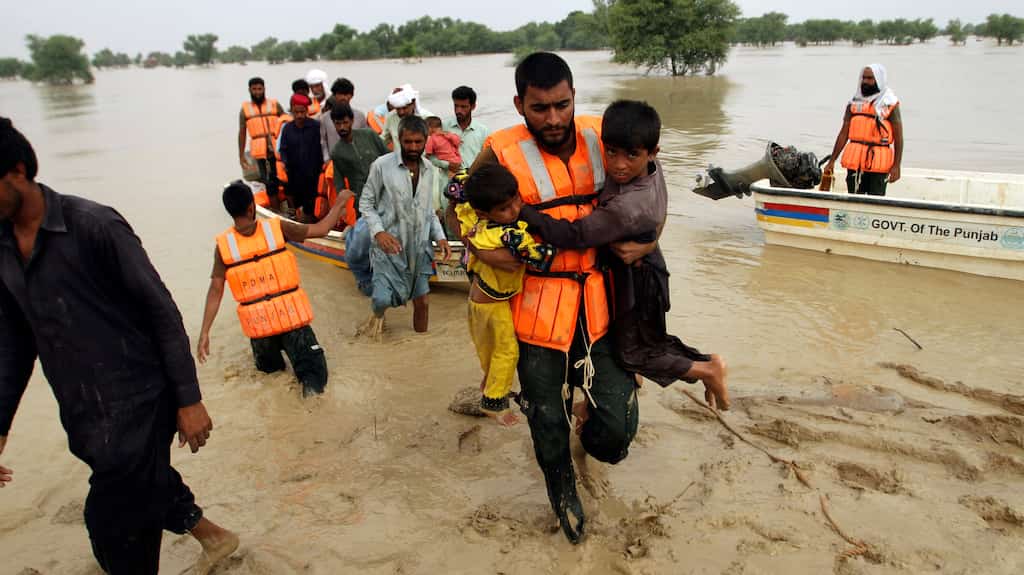 Floods continue to wreak havoc in Pakistan, kills 1,343  including 474 children