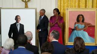 Michelle Barack Obama get their White House portraits - see pictures