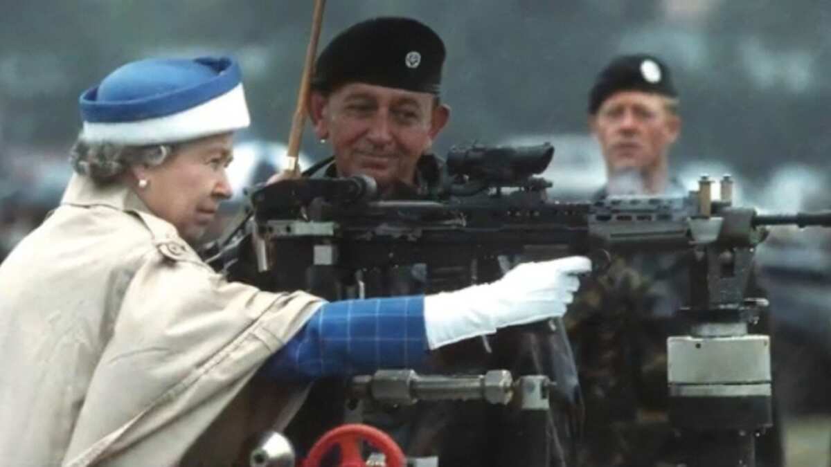 Queen learned how to fire a gun at 14
