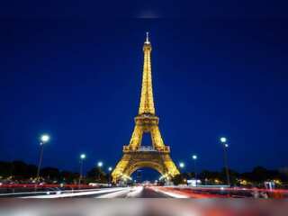 Paris shuts off Eiffel Tower lights, Rio's Christ the Redeemer lit up in tribute to Queen Elizabeth
