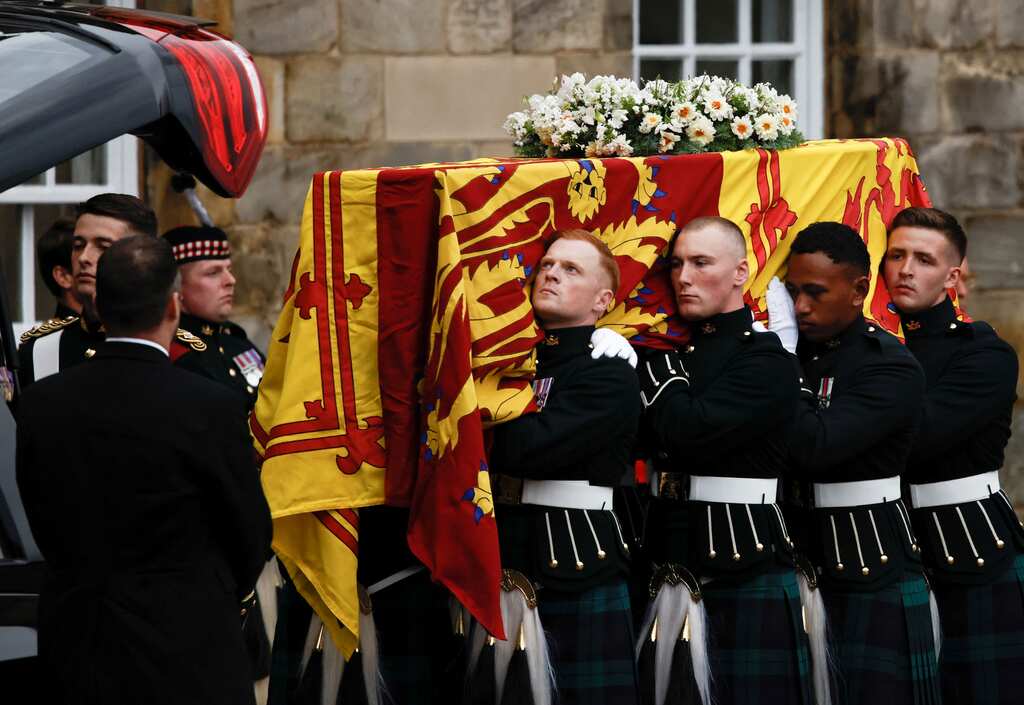 Queen Elizabeth's coffin arrives in Edinburgh after 6-hour journey