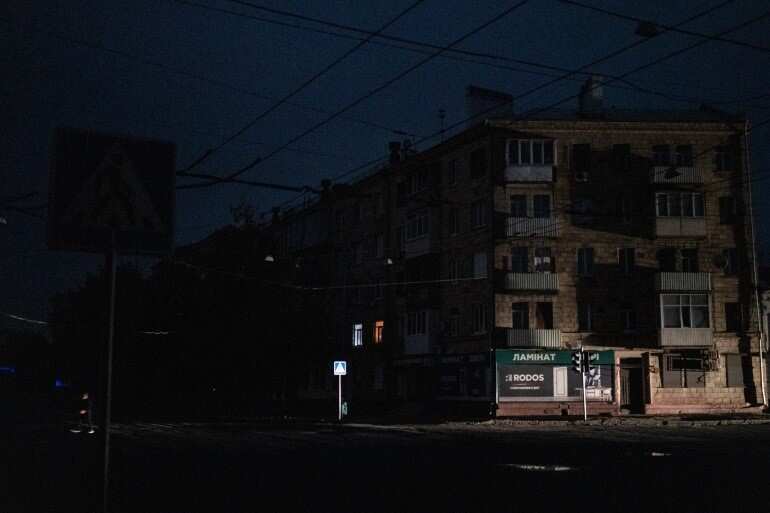 Electricity blackouts hit swathes of eastern Ukraine, Kyiv blames Russia