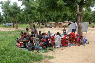 Chad: Mobile school brings hope to nomad children 