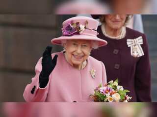 Northern Ireland: Loyalists anxious after Queen's death, Nationalists react with indifference